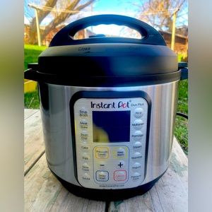 •INSTANT POT•DuoPlus 60•6 Quart•9-In-1•Used Once!!•Brand New!!